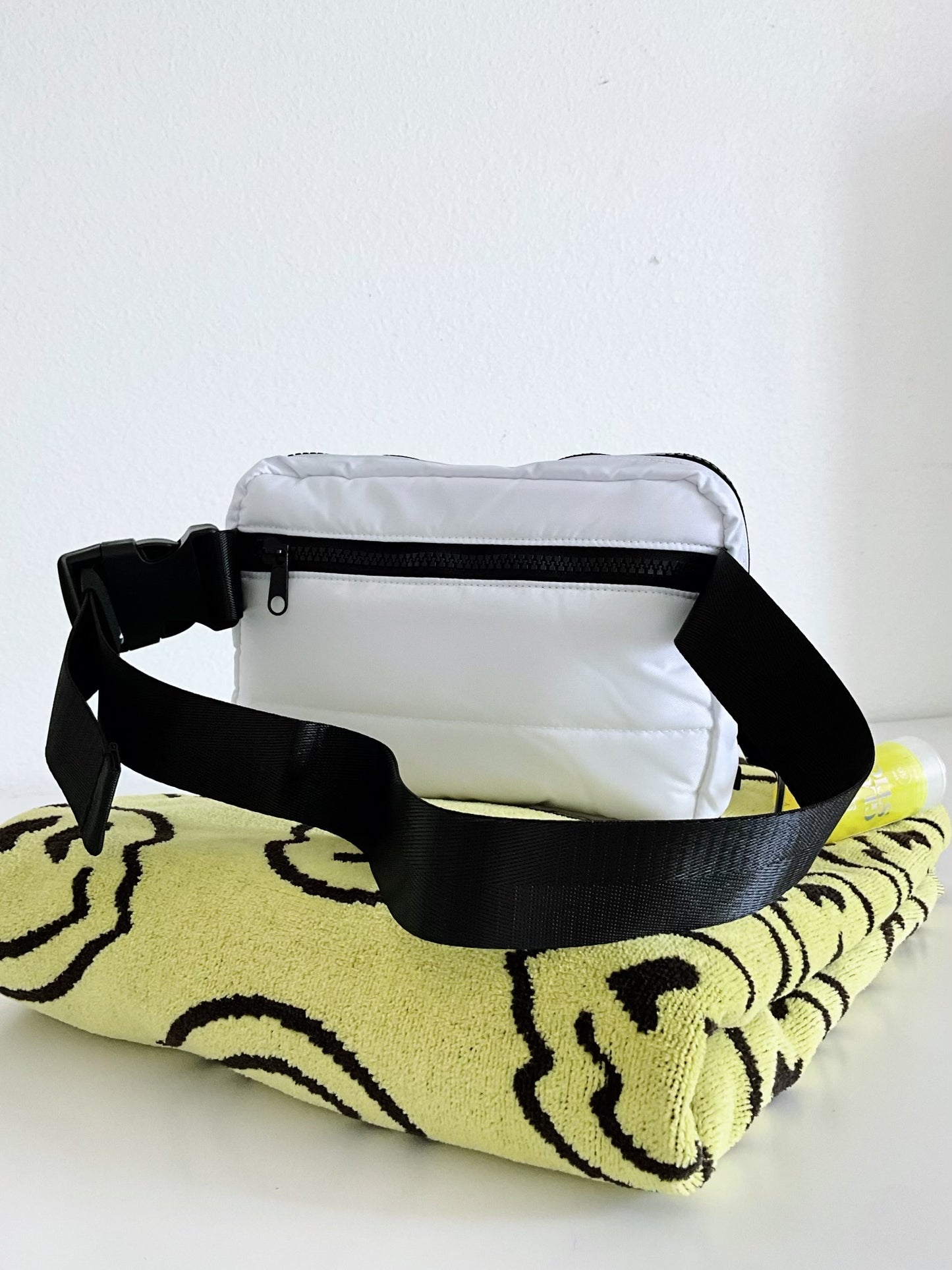 Luxe Aloha Bumbag (white)