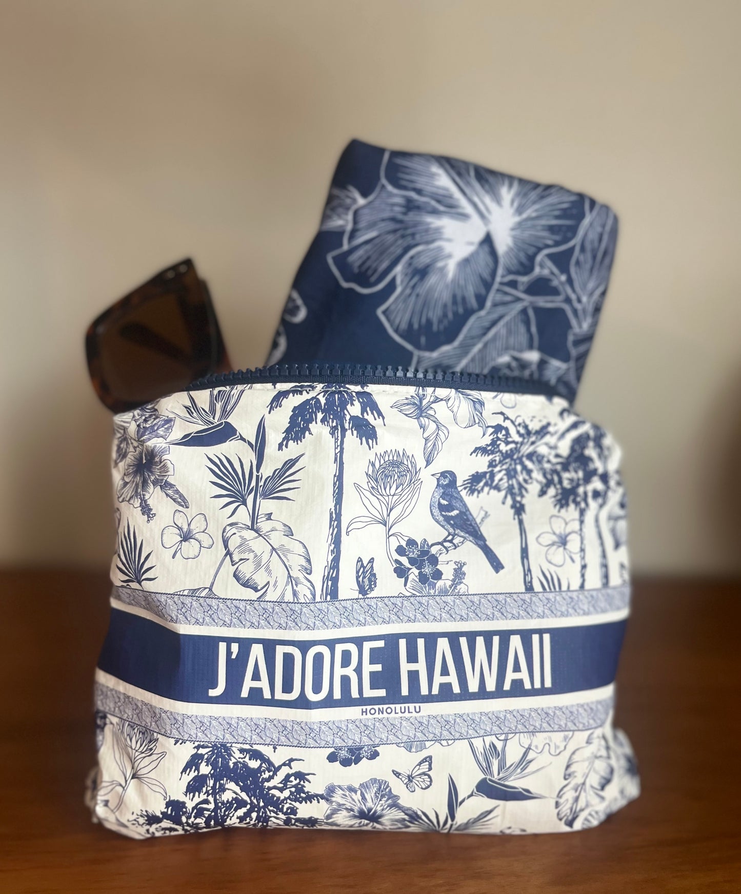 J’adore Hawaii Pouch (blue/white)