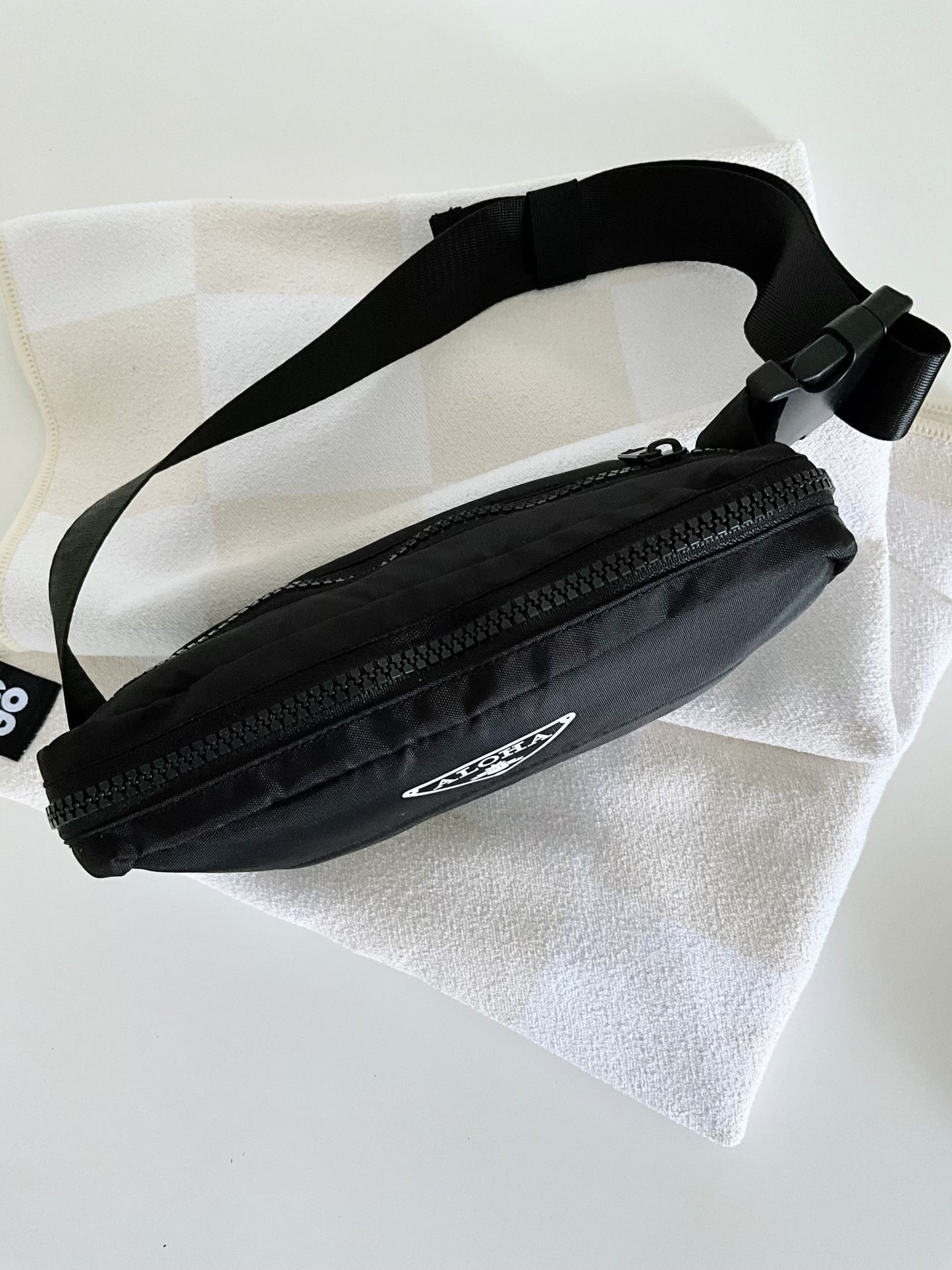Luxe Aloha Bumbag (black)