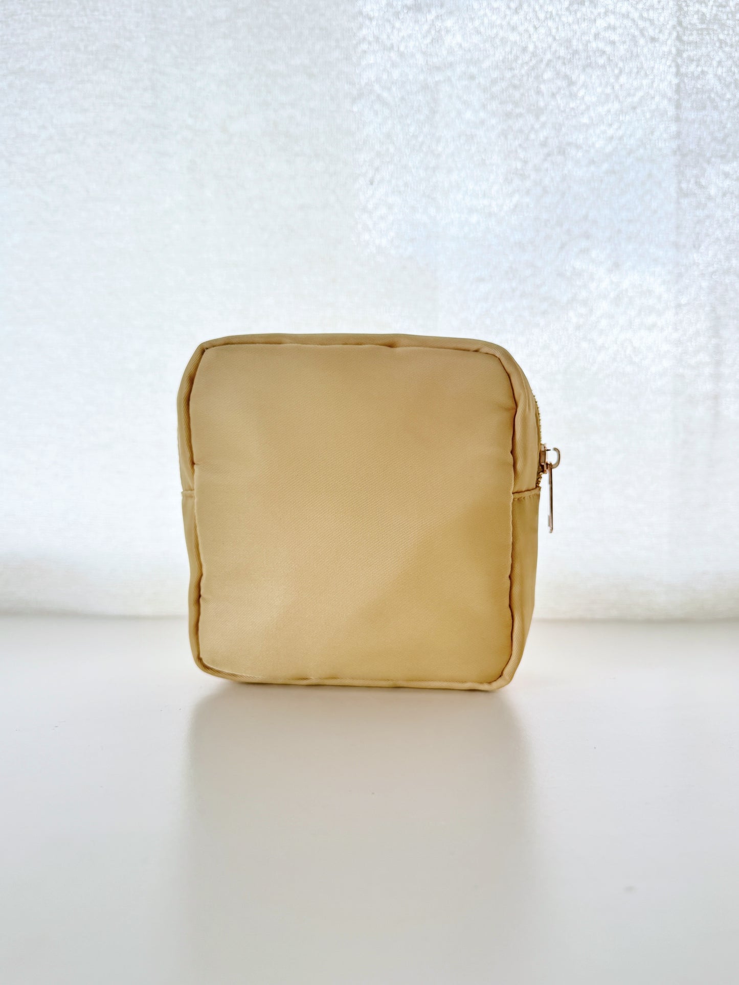 Little Aloha Pouch- butter yellow/white