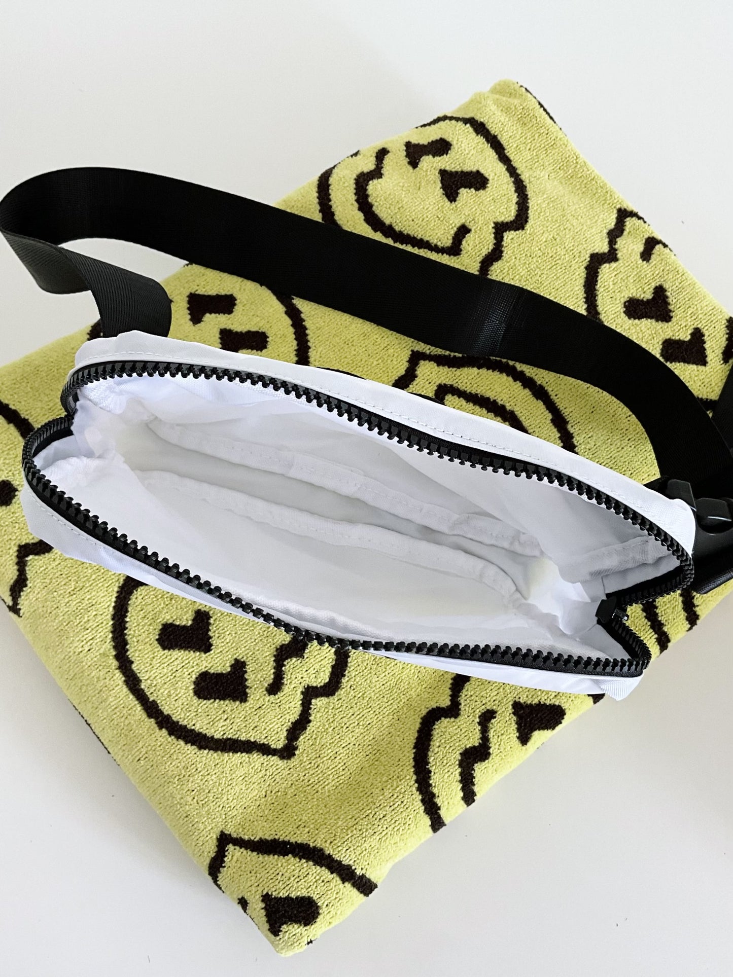 Luxe Aloha Bumbag (white)
