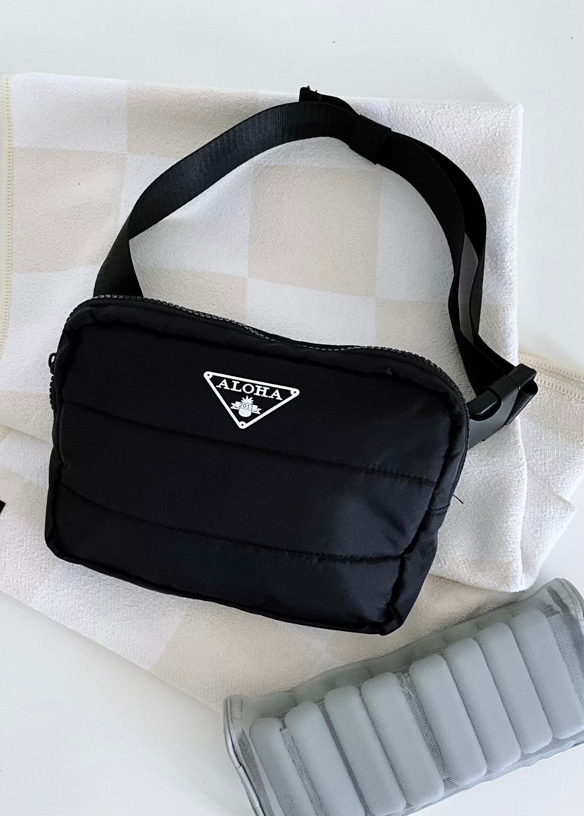 Luxe Aloha Bumbag (black)