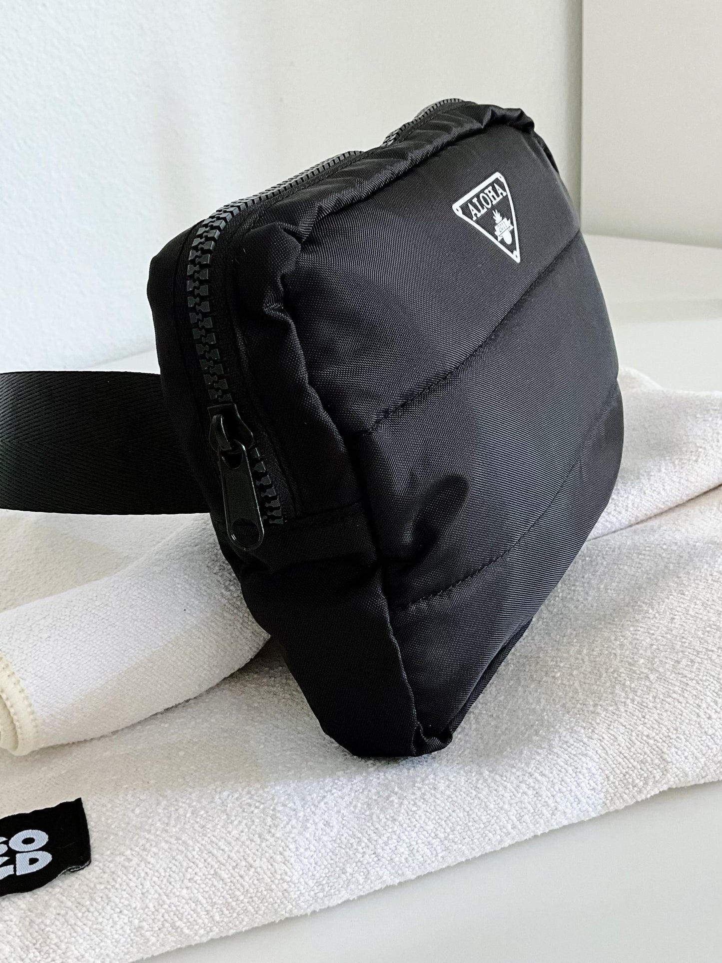 Luxe Aloha Bumbag (black)