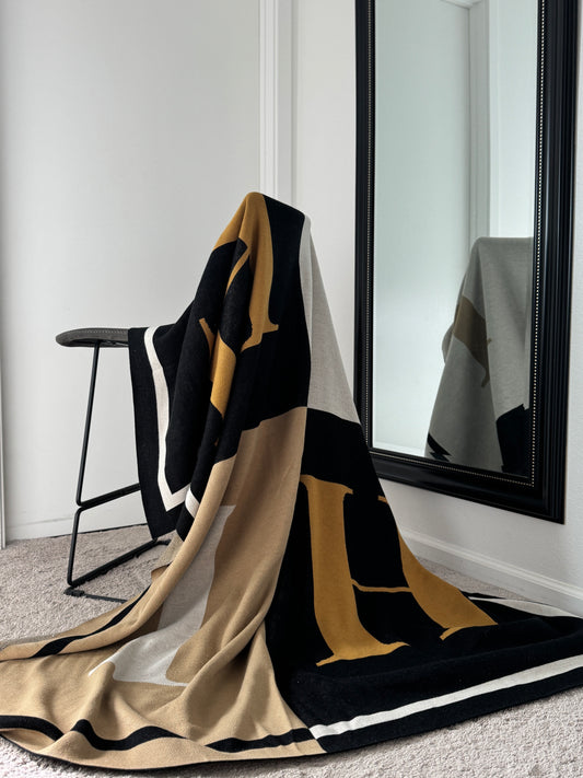 HI Luxe Cozy Throw