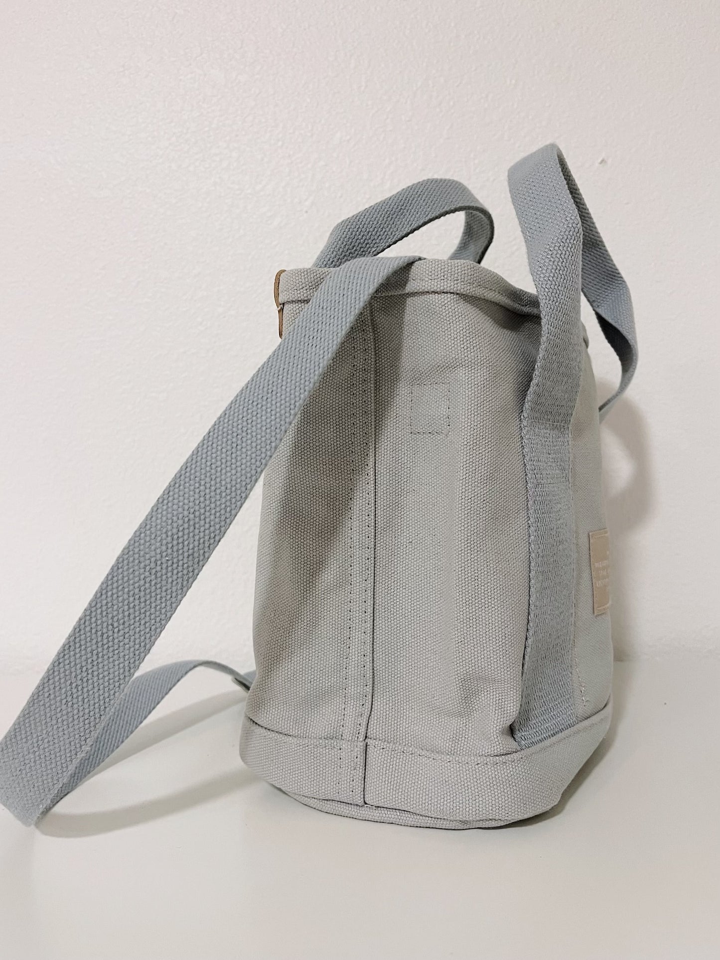 The Aloha Tote Mini (light grey)