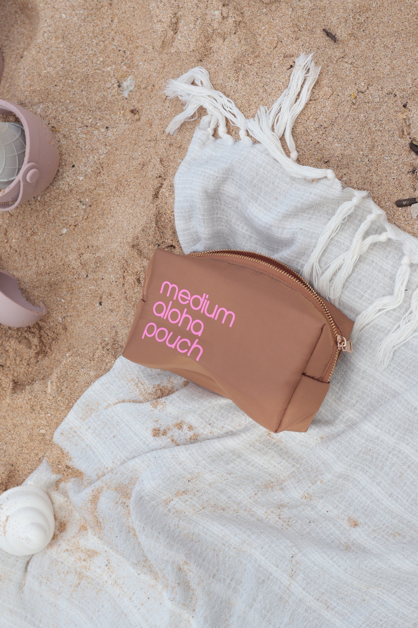 Medium Aloha Pouch- caramel/hot pink