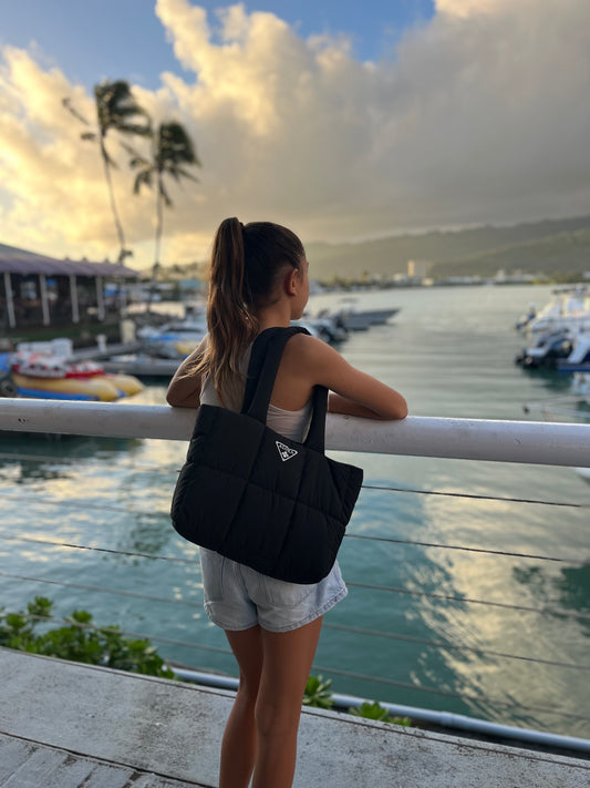 Luxe Aloha Puffer Tote (black)