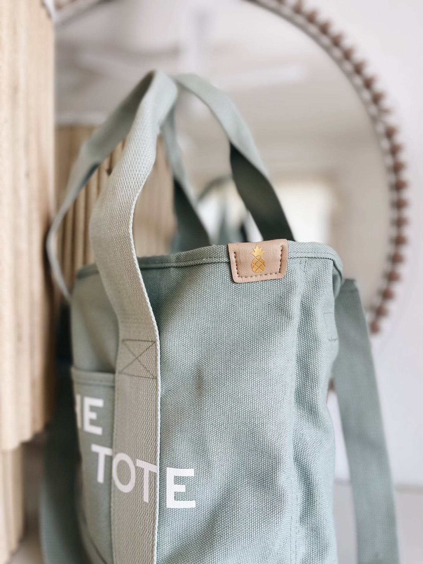 The Aloha Tote Medium (seafoam)