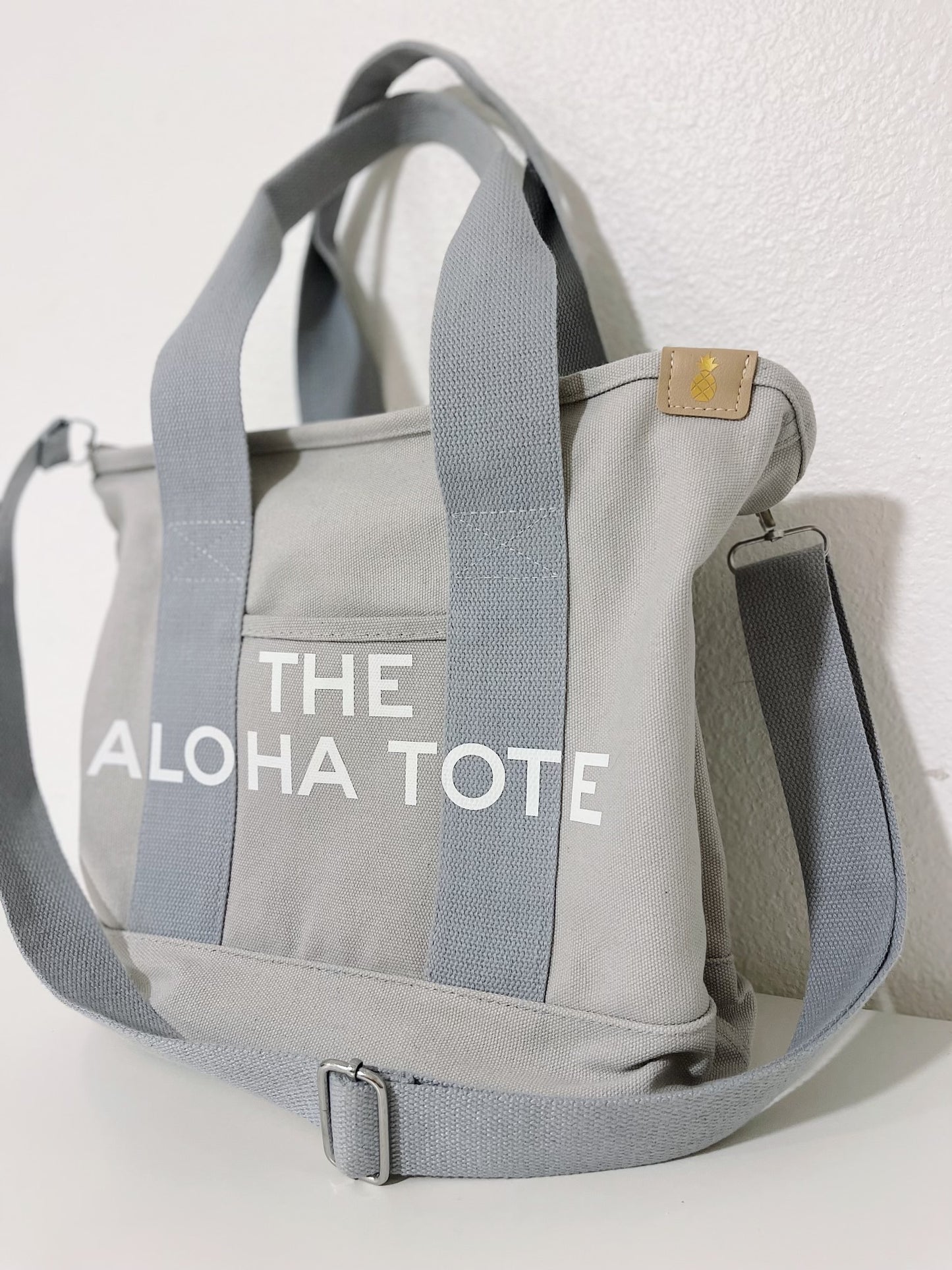 The Aloha Tote Medium (light grey)