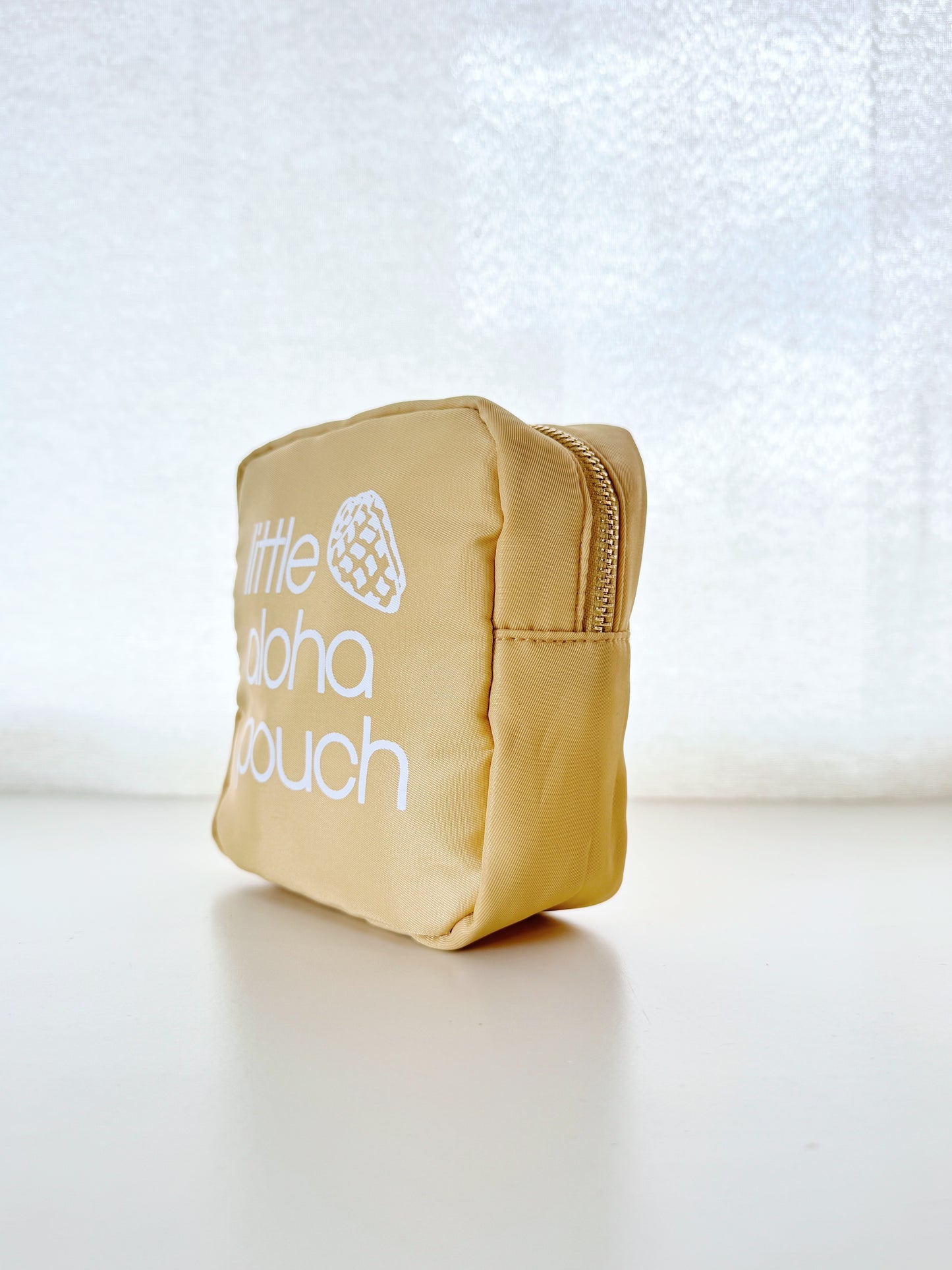 Little Aloha Pouch- butter yellow/white
