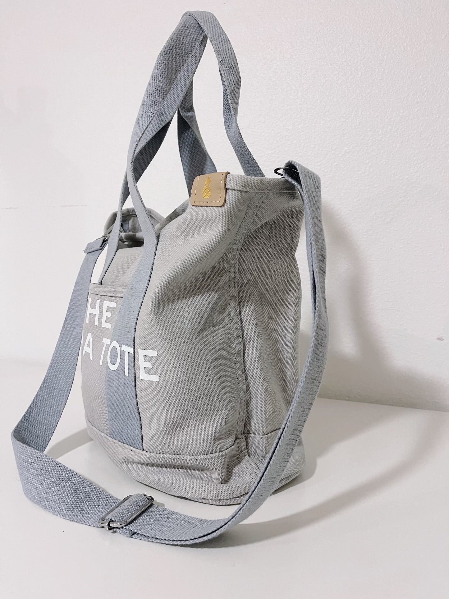 The Aloha Tote Medium (light grey)