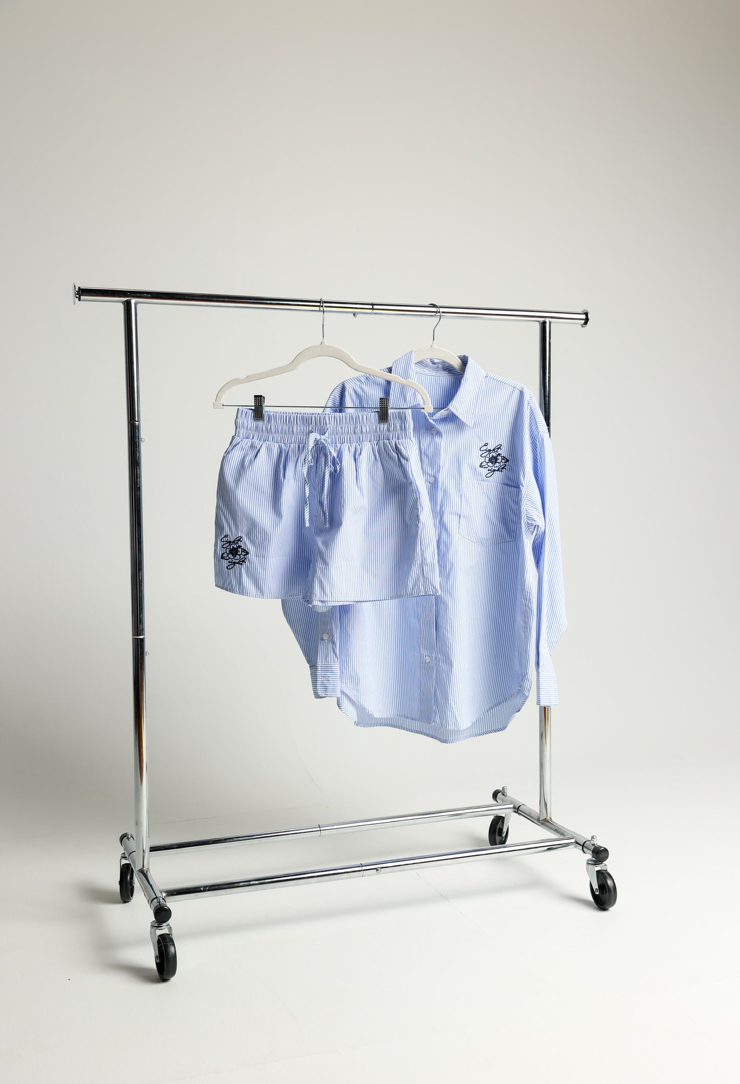 Hibiscus Stripe Button Down (blue/white)