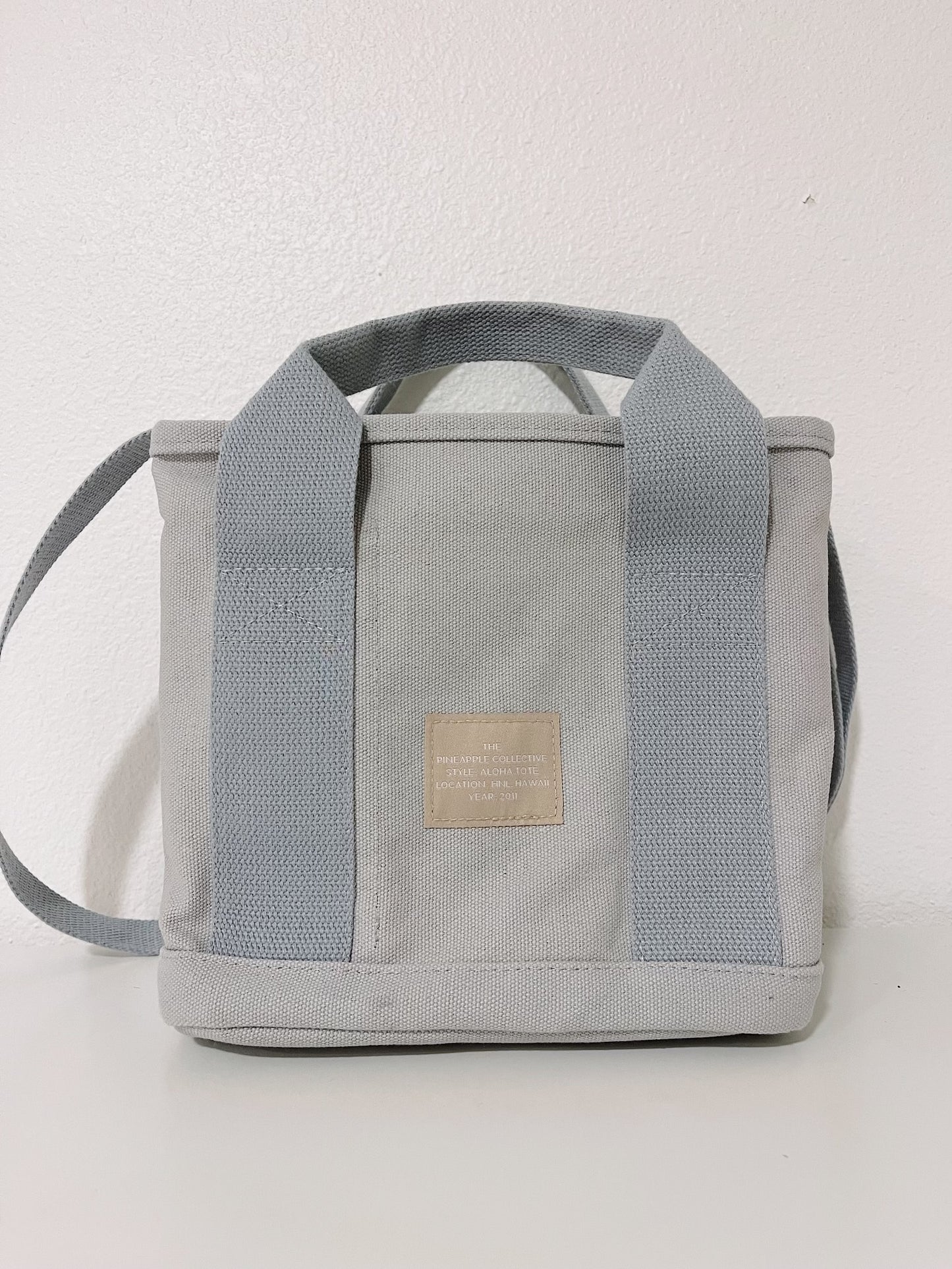 The Aloha Tote Mini (light grey)