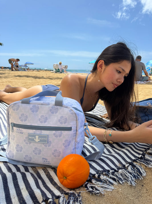 Little Aloha Cooler (hibiscus/blue)