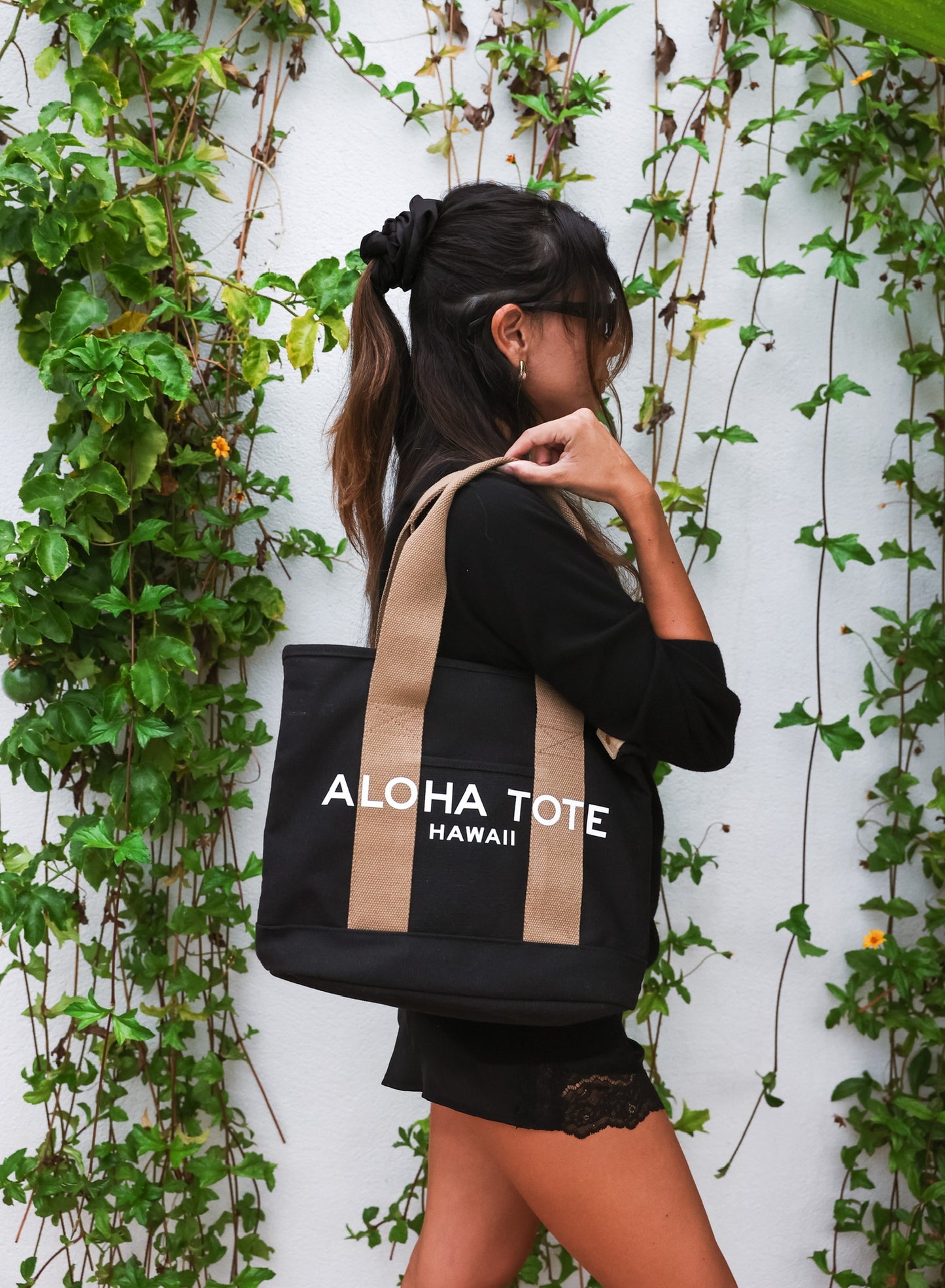 Aloha Tote Medium (beige/black)