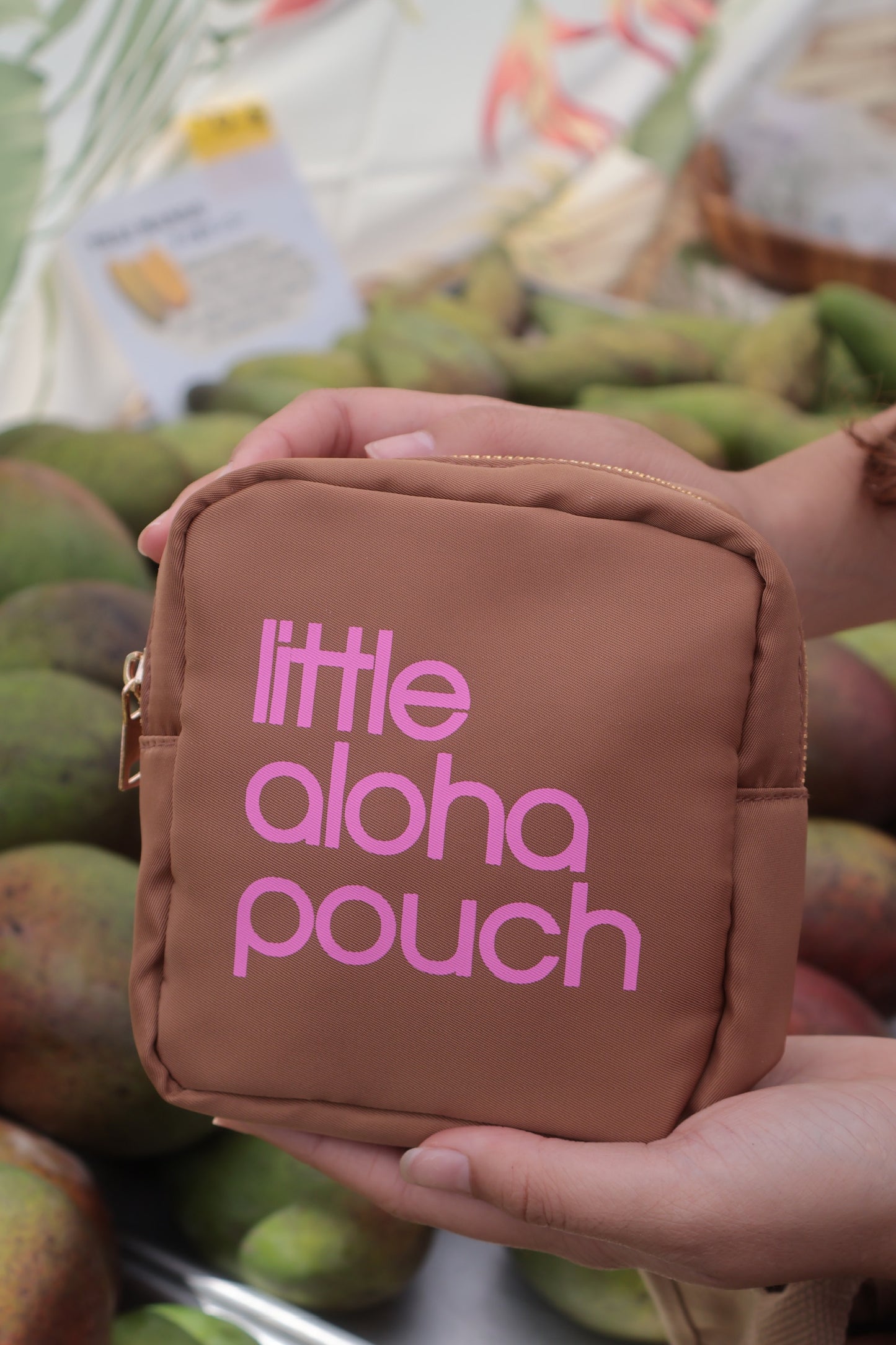 Little Aloha Pouch- caramel/hot bright pink
