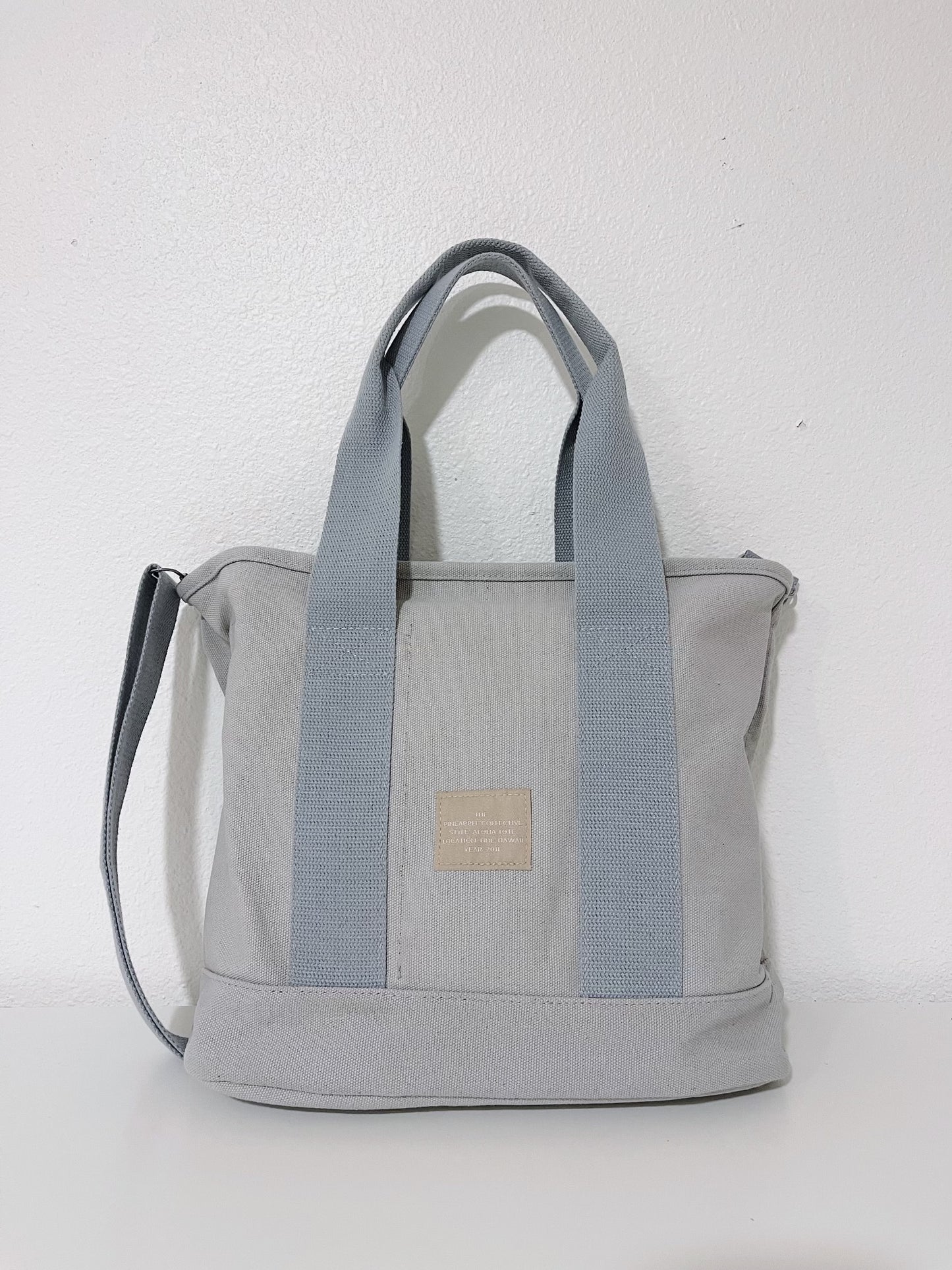 The Aloha Tote Medium (light grey)