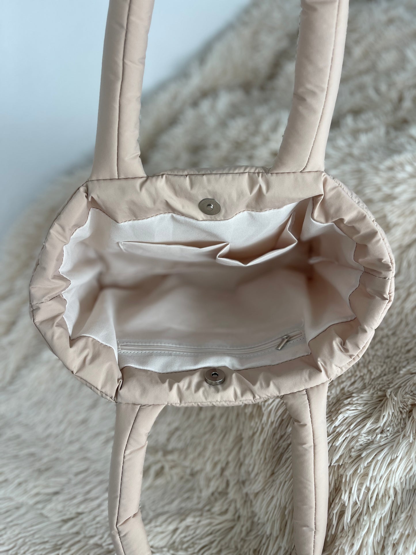 Luxe Aloha Puffer Tote (almond)